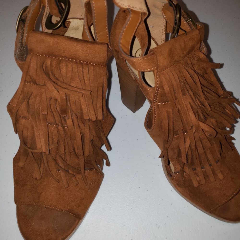 Fringe Chucky Heel